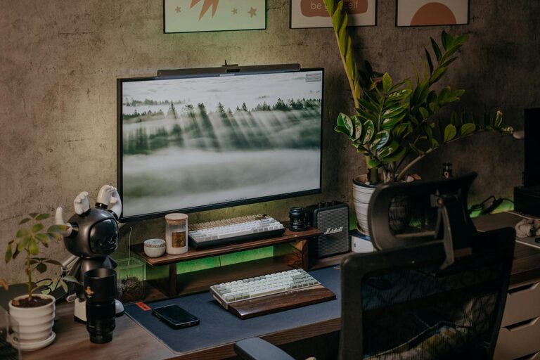 Tips for Creating a Relaxing Home Workspace to Boost Productivity and Comfort